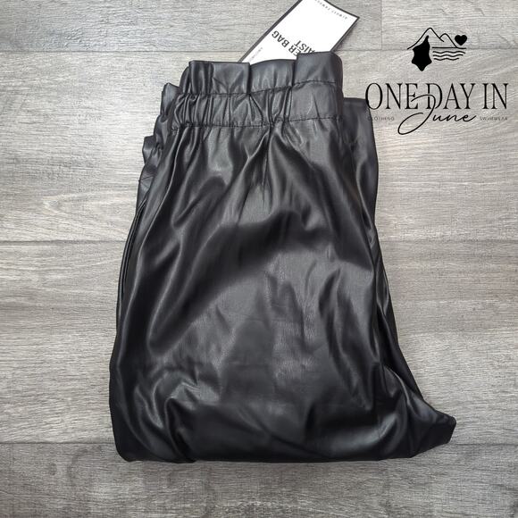 Almost Famous Paper Bag Waist Faux Leather Pants Size XL - Picture 6 of 6